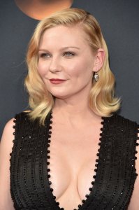 Kirsten Dunst Cleavage 81.jpg