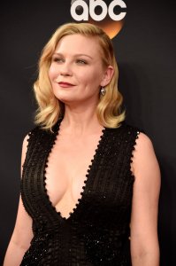 Kirsten Dunst Cleavage 95.jpg