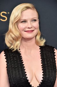 Kirsten Dunst Cleavage 97.jpg