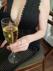 Kirsten Dunst Cleavage 45.jpg