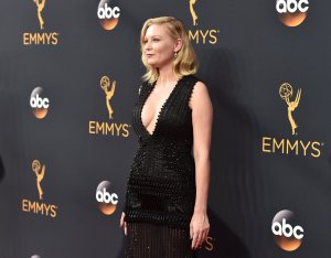 Kirsten Dunst Cleavage 59.jpg