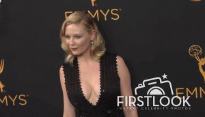 Kirsten Dunst Cleavage 124.jpg