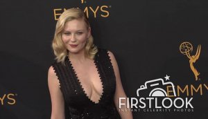 Kirsten Dunst Cleavage 127.jpg