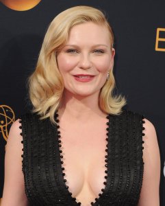 Kirsten Dunst Cleavage 122.jpg