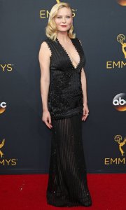 Kirsten Dunst Cleavage 129.jpg