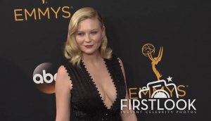 Kirsten Dunst Cleavage 132.jpg