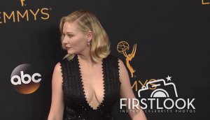 Kirsten Dunst Cleavage 142.jpg
