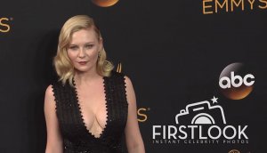 Kirsten Dunst Cleavage 143.jpg
