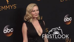 Kirsten Dunst Cleavage 146.jpg