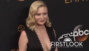 Kirsten Dunst Cleavage 147.jpg
