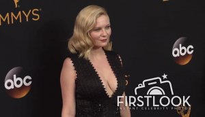 Kirsten Dunst Cleavage 151.jpg