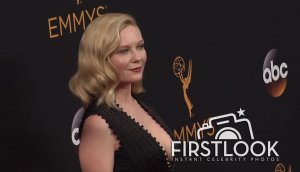 Kirsten Dunst Cleavage 154.jpg