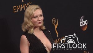 Kirsten Dunst Cleavage 155.jpg