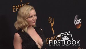 Kirsten Dunst Cleavage 157.jpg