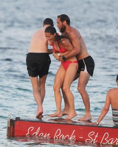 Pippa Middleton Bikini 7.jpg