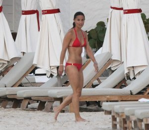Pippa Middleton Bikini 14.jpg