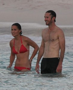 Pippa Middleton Bikini 18.jpg