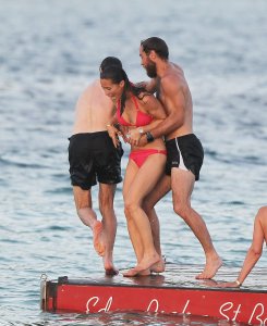 Pippa Middleton Bikini 16.jpg