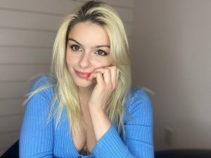 Ariel Winter TheFappeningBlog.com 1.jpg