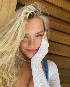 Camille Kostek TheFappeningBlog.com 2.jpg
