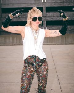 Miley Cyrus TheFappeningBlog.com 1.jpg