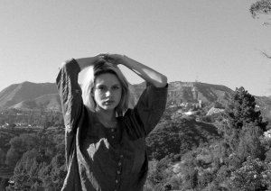 Elle Brittain Sexy Topless-5.jpg