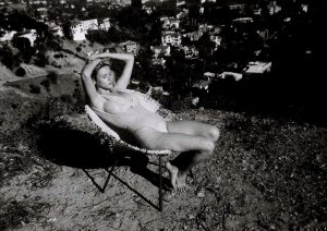 Elle Brittain Sexy Topless-16.jpg