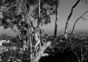 Elle Brittain Sexy Topless-22.jpg