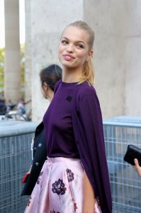 Daphne Groeneveld Braless 4.jpg