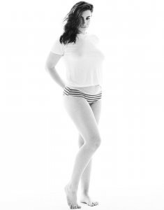 Sophie Tweed-Simmons Nude Sexy -2.jpg