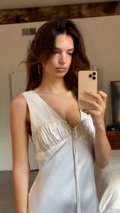 Emily Ratajkowski TheFappeningBlog.com 0.jpg