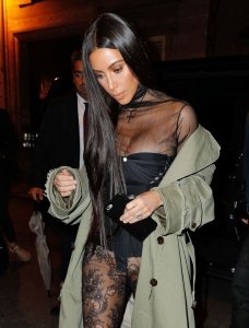Kim Kardashian Sexy 19.jpg
