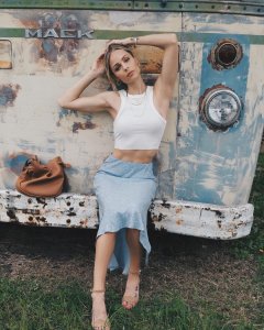 Laura Vandervoort TheFappeningBlog.com 1.jpg