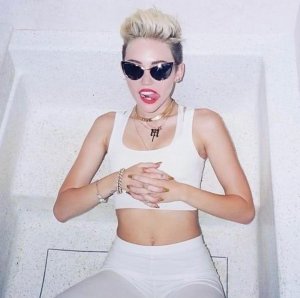 Miley Cyrus TheFappeningBlog.com 3.jpg