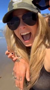 Avril Lavigne TheFappeningBlog.com 1.jpg