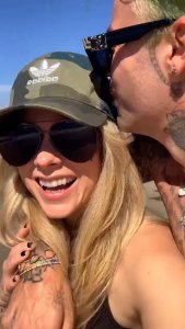 Avril Lavigne TheFappeningBlog.com 2.jpg