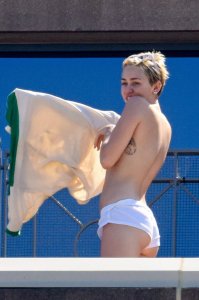 Miley Cyrus Topless  1.jpg