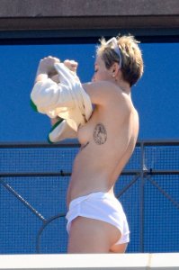 Miley Cyrus Topless  6.jpg
