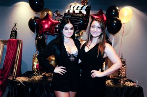 Ariel Winter Cleavage - 18.jpg