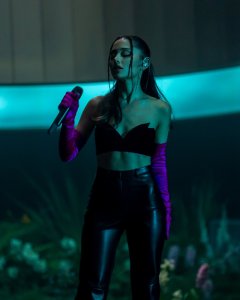 Ariana Grande TheFappeningBlog.com 2.jpg