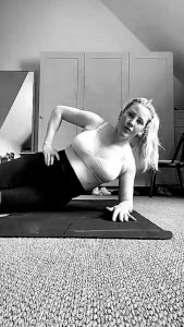 Ellie Goulding TheFappeningBlog.com 1.jpg