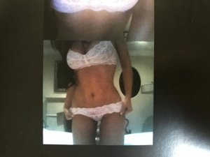 Kim Kardashian Selfies 80 thefappening.so.jpg