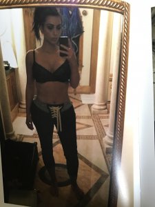 Kim Kardashian Selfies 6 thefappening.so.jpg