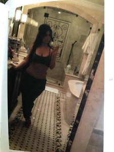 Kim Kardashian Selfies 96 thefappening.so.jpg