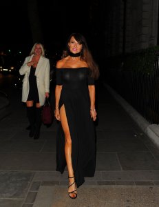 Lizzie Cundy Without Panties 6.jpg
