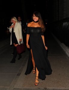 Lizzie Cundy Without Panties 11.jpg