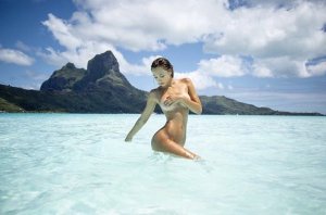 Alexis Ren Nude 2.jpg