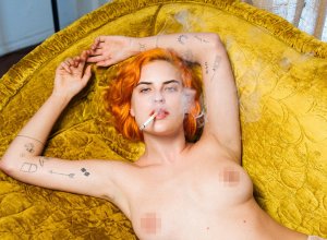 Tallulah Willis Topless 2.jpg