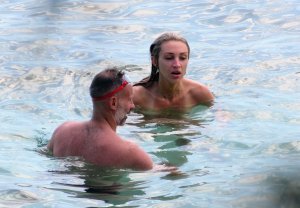 Zara Charles Nude & Sexy The Fappening Blog 8.jpg