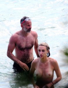 Zara Charles Nude & Sexy The Fappening Blog 13.jpg